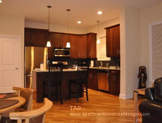 Primary Photo - 2328 N Greenview Ave