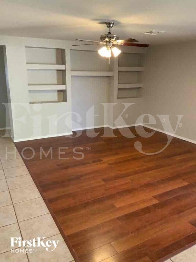 Building Photo - 15797 W Caribbean Ln