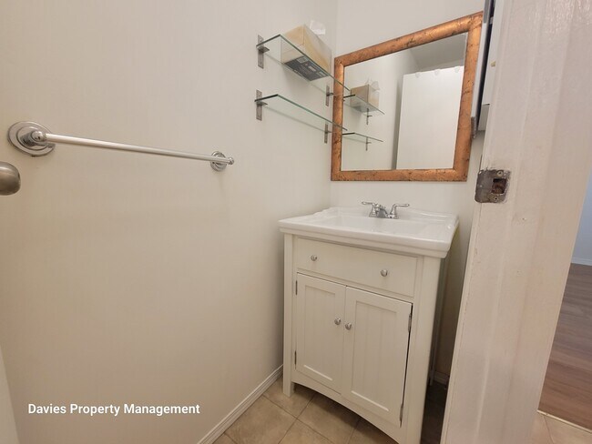 Photo du bâtiment - 403 Willow Ct NW
