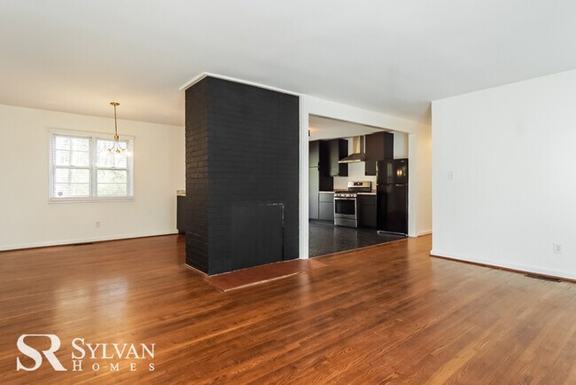 Building Photo - Charming 3BR in Birmingham!