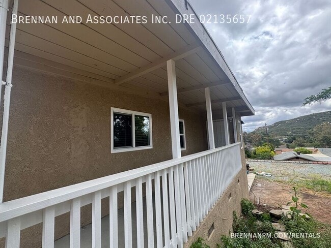 Building Photo - 330 Lento Ln
