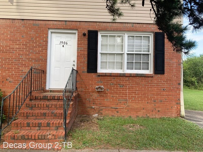 Building Photo - 2 br, 1.5 bath House - 1906 Lyle Drive