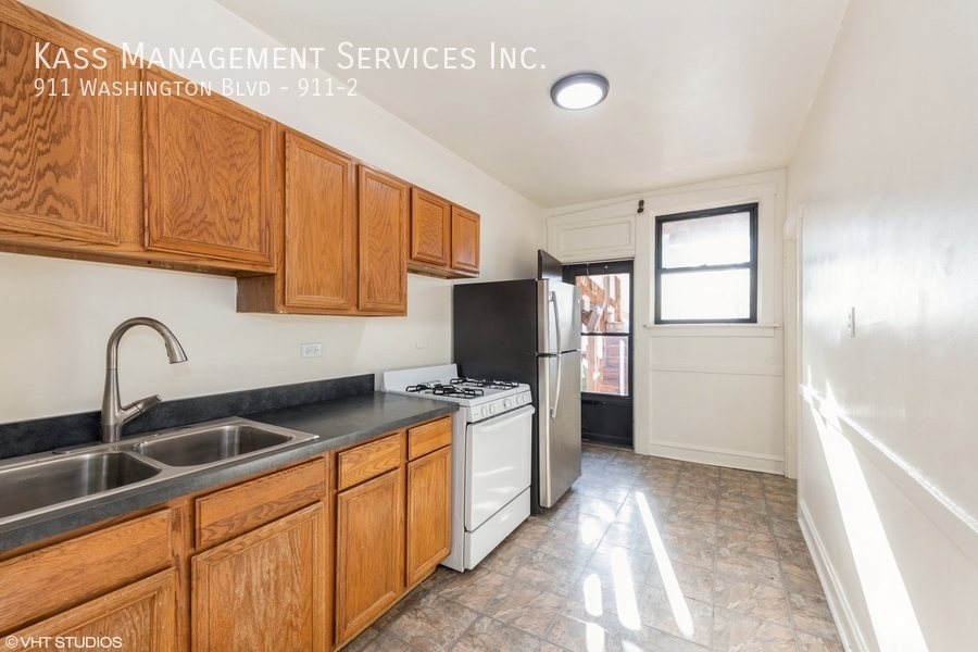 Primary Photo - Beautiful 2 bedroom unit in Oak Park!