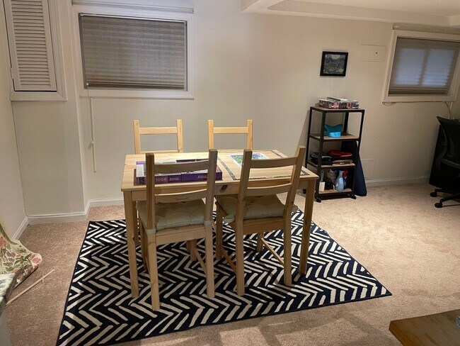 Foto del edificio - 2414 37th St NW