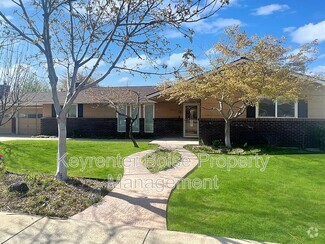 Building Photo - 10449 W Skycrest Dr