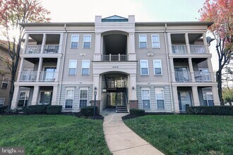 Building Photo - 1060 Gardenview Loop