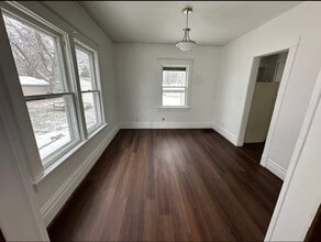 Building Photo - 206 Summit Ave