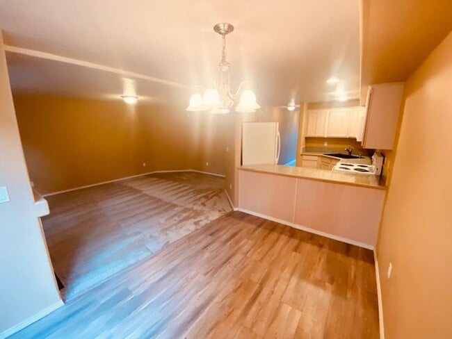 Foto del edificio - Charming Van Mall Condo