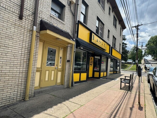 Foto del edificio - 2905 Glenmore Ave