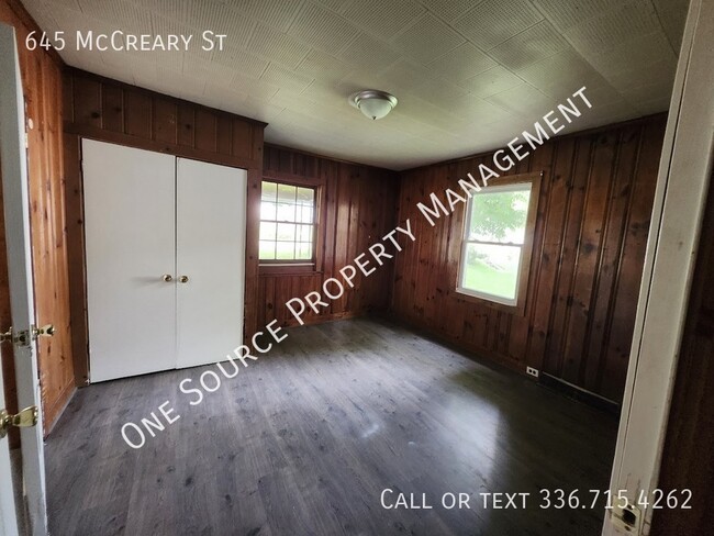 Building Photo - 645 McCreary St