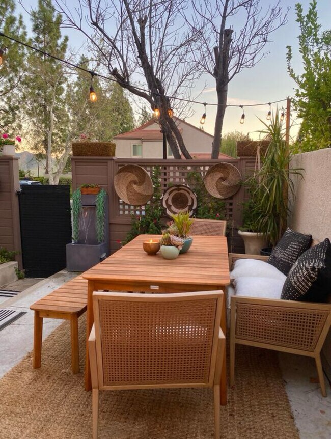 Foto del edificio - 919 Via Colinas