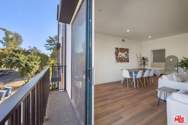 Foto principal - 13696 Woodman Ave
