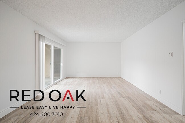 Foto del edificio - 2050 Rodney Dr