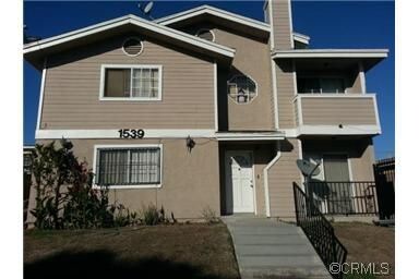 Frente - 1539 W 206th St
