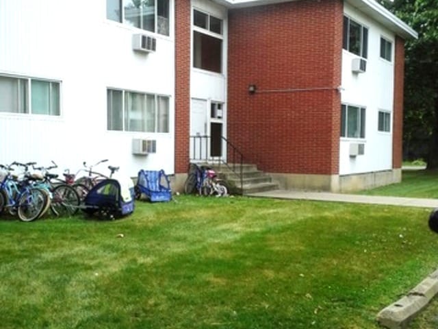 Building Photo - 205 Marian Pkwy