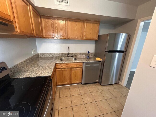 Building Photo - 6828 Perry Penney Dr