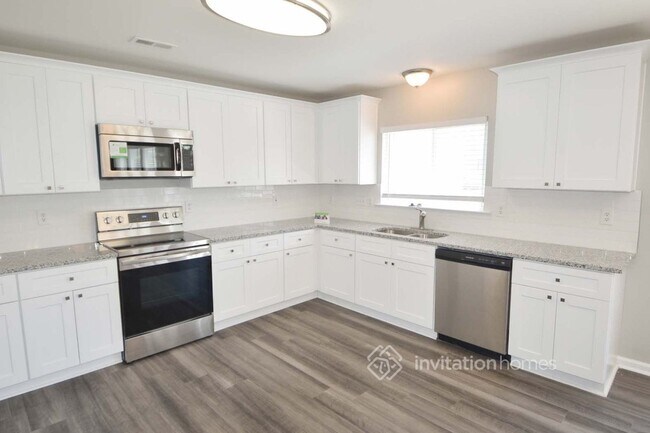 Building Photo - 4004 Flat Sedge Ln