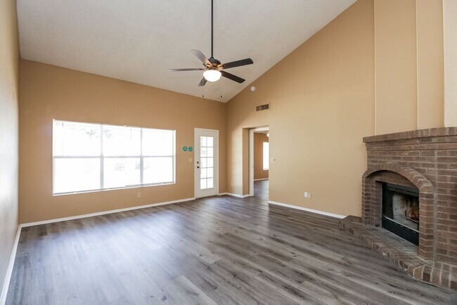 Foto del edificio - 23837 N 41st Ave