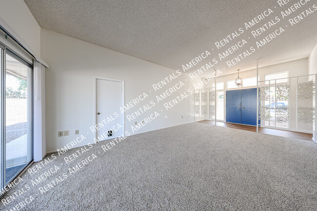 Foto del edificio - 13819 N Crown Point