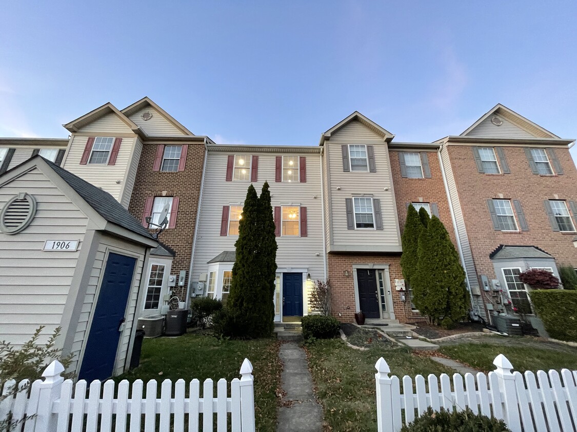 1906 Gardenia Ct, Odenton, MD 21113 Townhome Rentals in Odenton MD