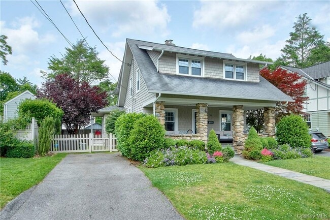 Building Photo - 18 Elmwood Ave