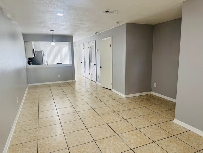 Building Photo - 3130 Enclave Ct