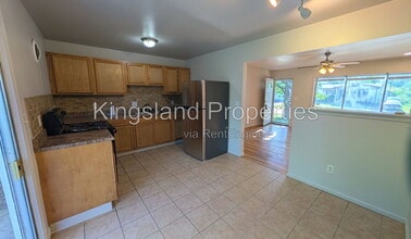 Building Photo - 272 Elmdale Dr