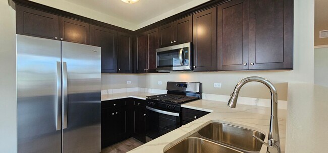 Foto del edificio - Douglas Fir-2Br/2Ba Rental Home-First Floor
