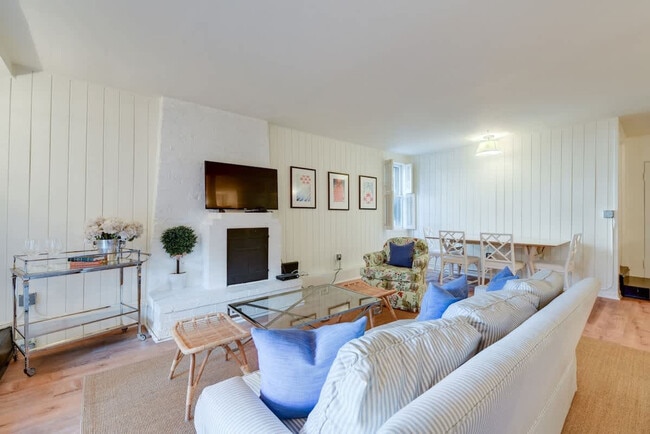 Foto del edificio - 2424 Gough St