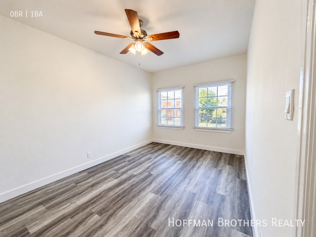 Building Photo - 420 N Coronado St