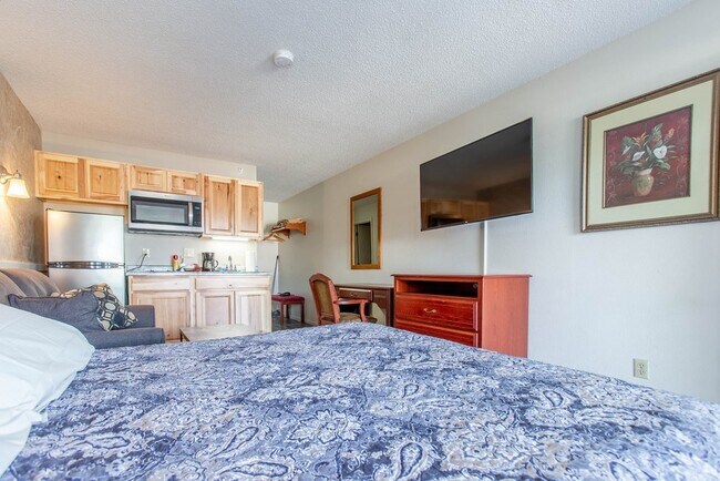 2 - 590 Spruce