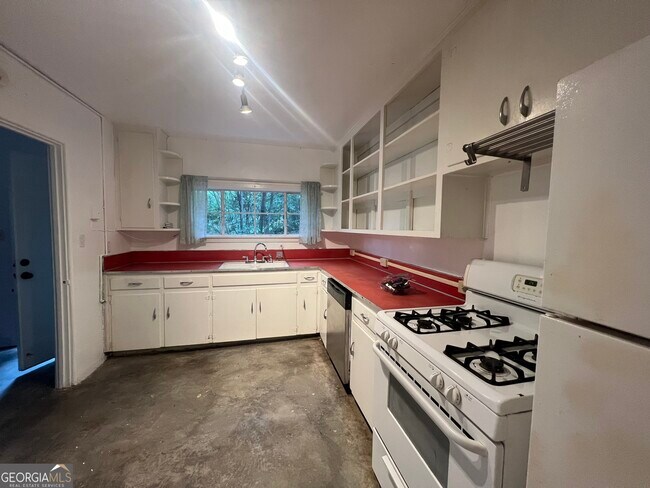 Building Photo - 207 Gran Ellen Dr