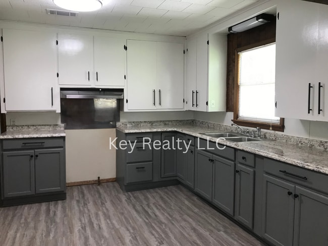 Building Photo - 21046 US-167