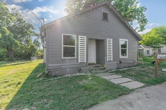 Building Photo - 4621 Owenwood Ave