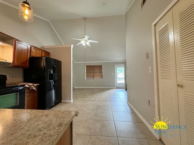 Building Photo - Cozy 2-Bed, 1.5-Bath Home with Flex Space ...