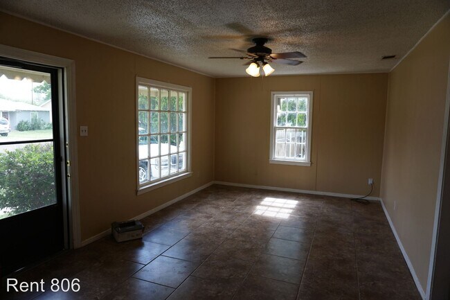 Foto del edificio - 2 br, 1 bath Apartment - 2819 38TH