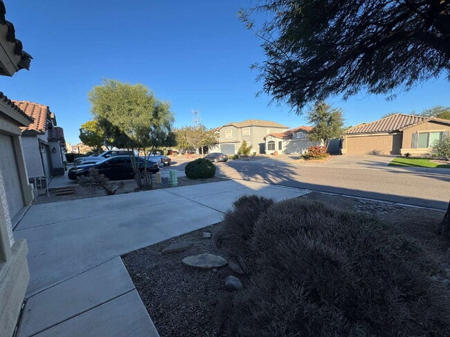 Foto del edificio - 409 E Kelsi Ave