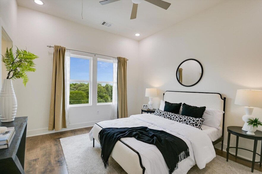 Foto principal - 3007 E 12th St