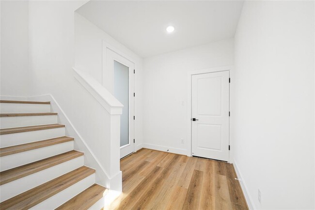 Foto del edificio - 3215 Ennis St