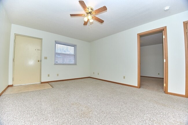 Building Photo - Pineview Apartments - Morgantown, WV