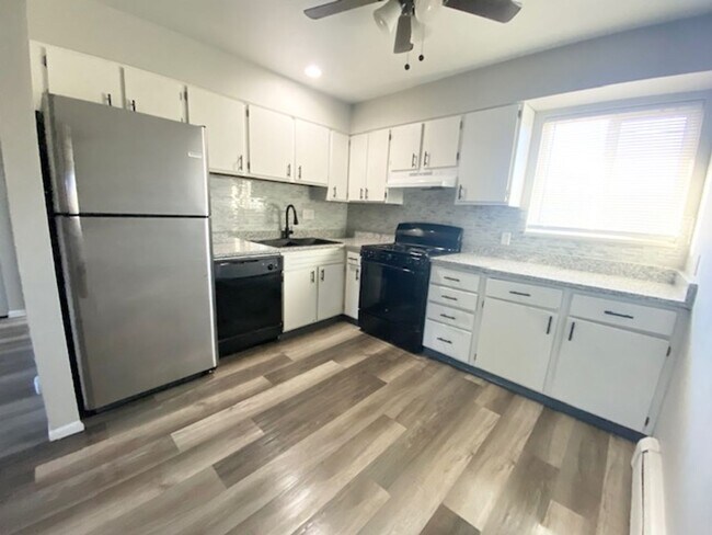 Foto del edificio - 4413 Forrest Hill Rd