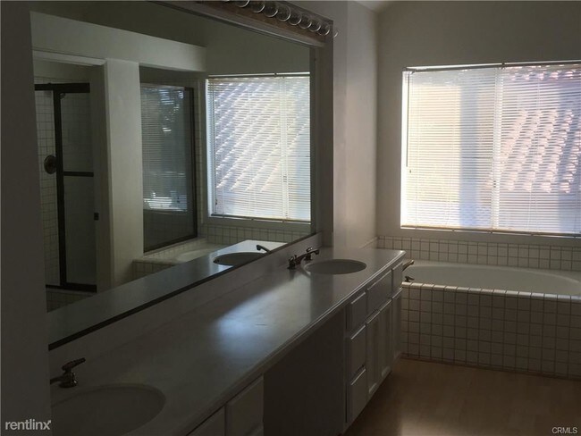 Building Photo - 4 br, 3 bath House - 19 Lorenzo