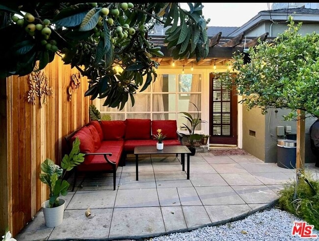 Foto del edificio - 5944 Irvine Ave