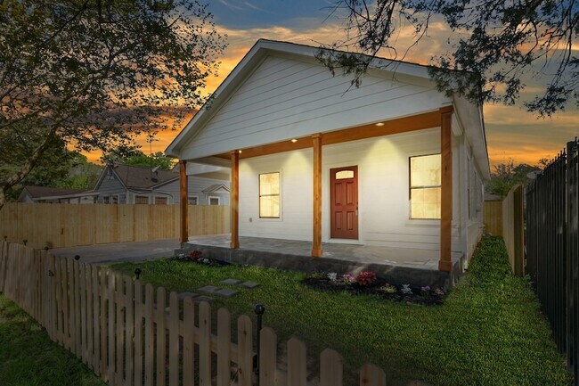Foto del edificio - 815 Wilkes St