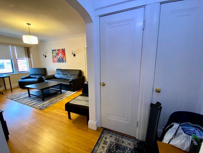 Foto del edificio - 137 Englewood Ave