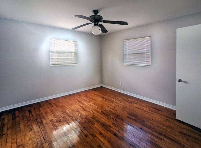 Building Photo - LOCATION, LOCATION, LOCATION w/ INCREDIBLE YARD!