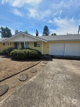 Building Photo - 3560 Kincaid St