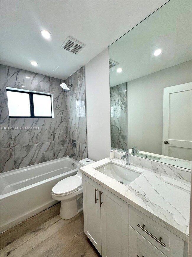 Foto del edificio - 3 bedroom in Hollywood FL 33020