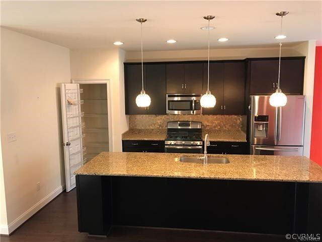 Foto del edificio - 5423 Hickory Ann Dr