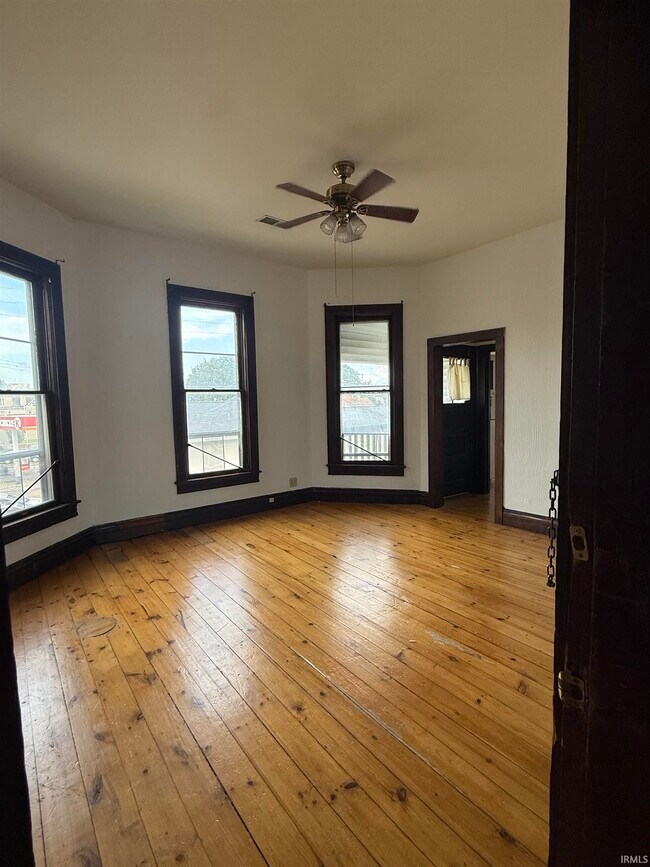 Foto del edificio - 515 W Kirkwood Ave